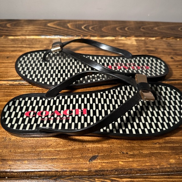 COACH Landon Black Jelly Flip Flop Sandals with Gold Bow sz: 8B - Picture 1 of 9